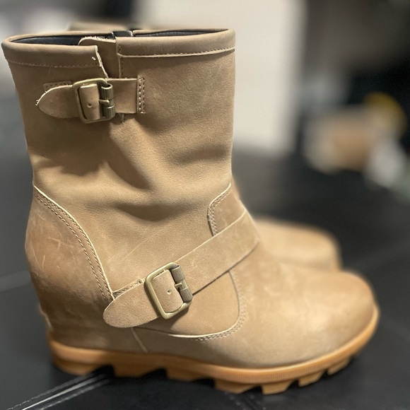 Sorel Beige Mid-Calf Boots - Picture 8 of 10
